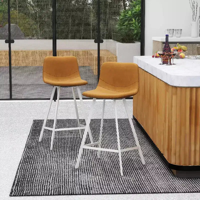 Sgabello da bar Elland in pelle - Sgabello moderno da bancone con gambe in acciaio inossidabile bianco per isola cucina o bar di casa, set da 2